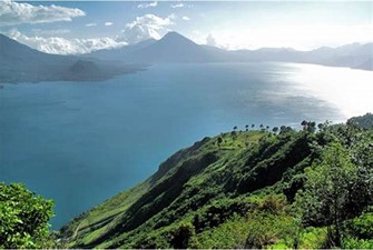 Lac Atitlan situé au Sud-Ouest du Guatemala.